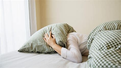 Here's How to Take a Nap Without Ruining Your Sleep .